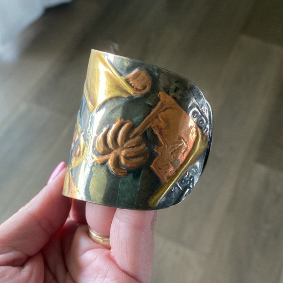 VTG Hand Crafted Hammered Brass Cuff Bracelet Made in India FINAL PRICE DROP - Picture 6 of 6